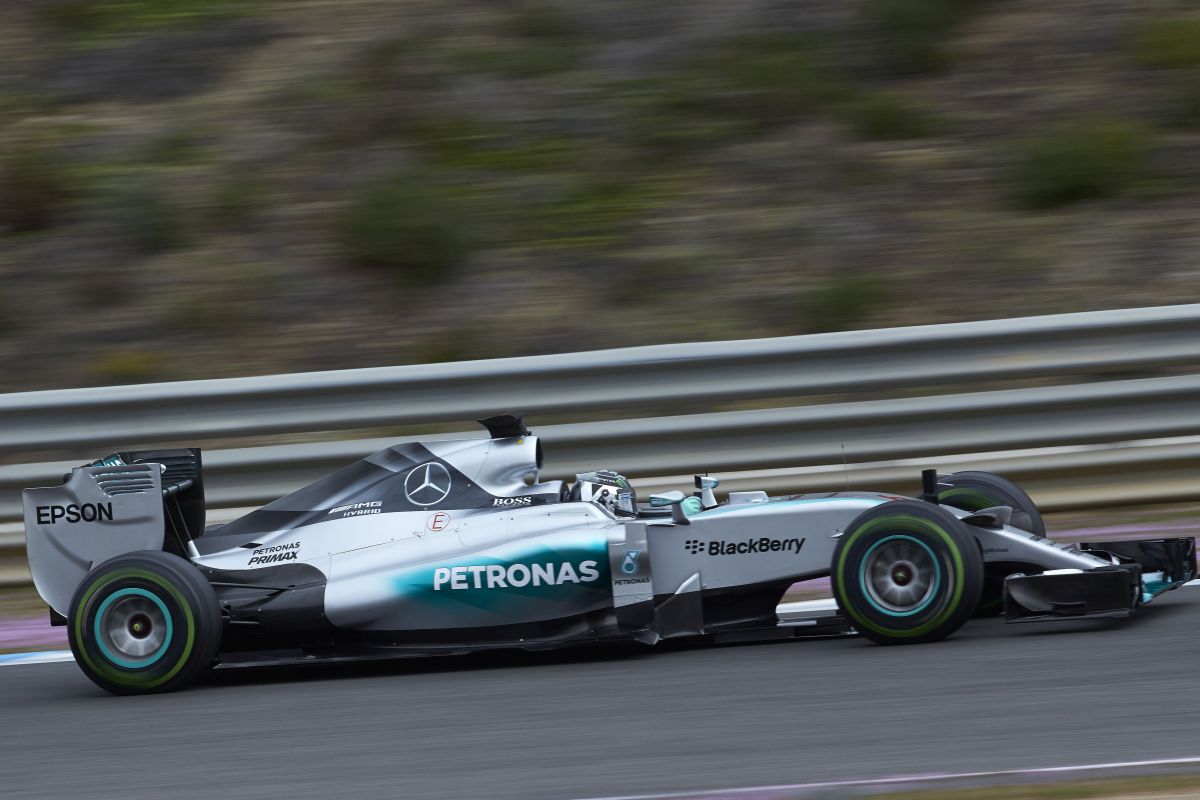 Mercedes AMG Petronas teste 3