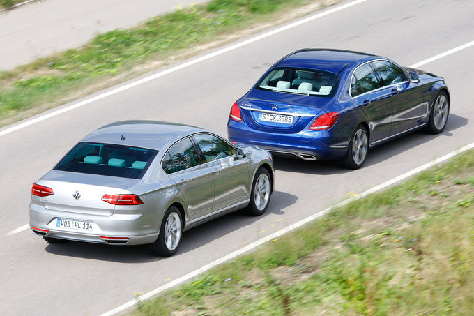 comparison-test-Mercedes-C350e-vs-VW-Passat-GTE-8