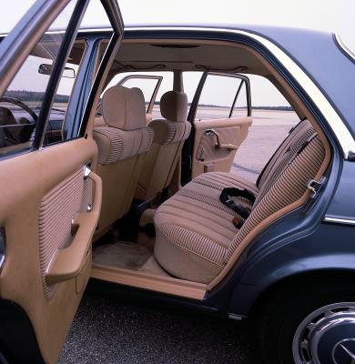 40 de ani - Mercedes-Benz W123