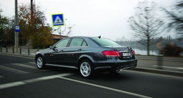 Test Mercedes E 300 Hybrid: Tradiție și inovație
