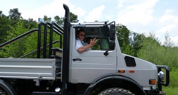 Unimog-ul lui Arnold din nou la vânzare – Monstrul Terminator