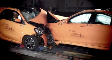 Impactul dintre smart David și S-Class Goliat