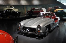 Prima mașină cu airbag la Muzeul Mercedes-Benz