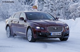 SPIONAT: Jaguar XJ facelift surprins în timpul testelor pe zăpadă