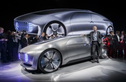 Șeful Daimler Dieter Zetsche pune la cale o alianță cu Apple și Google
