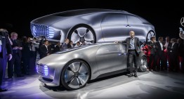 Șeful Daimler Dieter Zetsche pune la cale o alianță cu Apple și Google