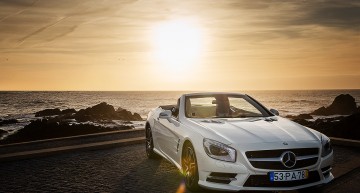 Joga bonito în Porto cu un Mercedes-Benz SL