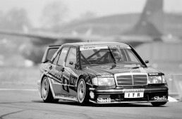 25 de ani de Mercedes-Benz 190 E 2.5-16 Evolution II