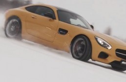 Mikko Hirvonen face drifturi cu Mercedes-AMG GT S pe un lac înghețat
