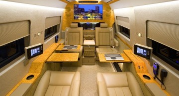 La modă printre vedete: Mercedes-Benz Sprinter. Mayweather, Justin Bieber și Will Smith au câte unul
