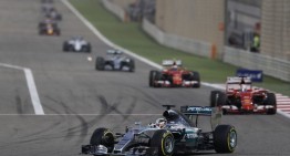 Bahrain F1: Hamilton câștigă, Raikkonen termină pe locul doi