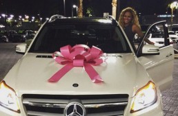 Floyd Mayweather îi dăruiește iubitei un SUV Mercedes