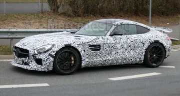 Super mașina Mercedes-AMG GT 3, filmată în versiunea stradală