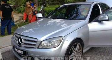 Un bărbat împrumută un Mercedes ca să fure pantofi