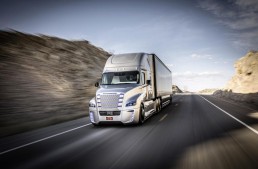 Premieră mondială pentru Daimler: camion autonom pe drumuri publice