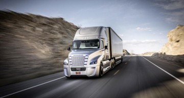Premieră mondială pentru Daimler: camion autonom pe drumuri publice