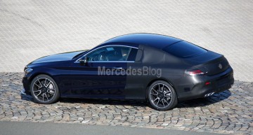 Noul Mercedes-Benz C-Class Coupe filmat în mișcare