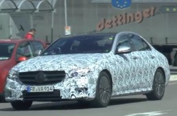 Noul Mercedes E-Class W213 spionat în trafic (video)