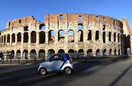 Car2Go renunță la suburbiile Romei din cauza actelor de vandalism