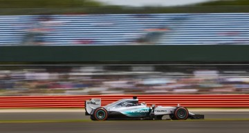 Marea Britanie F1: Hamilton se impune la capătul unei curse nebune