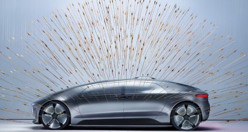 F015 Luxury in Motion – Mașina viitorului față în față cu arta