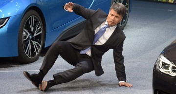 BMW în cădere? CEO-ul se prăbușește în timpul prezentării la Frankfurt