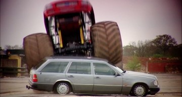 Cum să distrugi un Mercedes? Nu se poate! Este indestructibil!