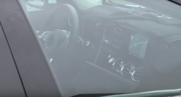 Interiorul noului E-Class 2017 cu ceasuri digitale, dezvăluit