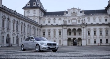 Majestatea sa, Maybach – Limuzina Mercedes merge la castel