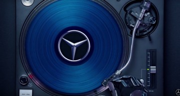Hey, Mr. DJ! Lewis Hamilton pregătește petrecerea Mercedes-AMG