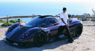 Campionul Lewis Hamilton scapă teafăr și nevătămat