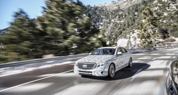 Mașina care gândește singură – noul Mercedes-Benz E-Class liber pe șosea