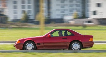 Test retro Mercedes SL R129 realizat de Motor Klassik