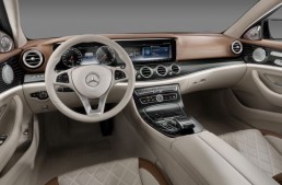 Mercedes E-Class 2017 și evoluția interiroului său pe parcursul a 40 de ani