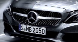 E abia începutul – Mercedes-Benz C-Class Cabrio apare în clip promoțional