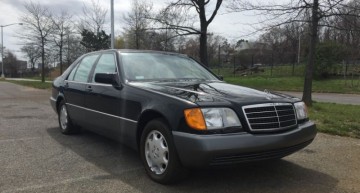 Prea noi pentru a fi clasice – Două Mercedes-uri din anii ’90 la vânzare pentru 300.000 de dolari