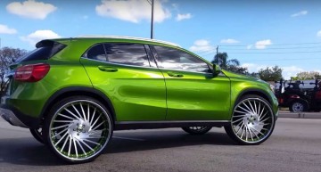 Mercedes-Benz GLA primește jante Forgiato de 26 de inchi ca să joace în clipuri hip-hop