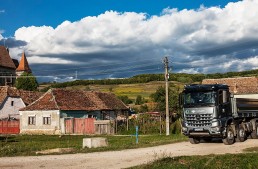 Acasă la Dracula – Camioanele RoadStars au venit în România