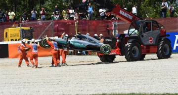 Coșmar în Barcelona! Ambele monoposturi Mercedes ies din primul tur!