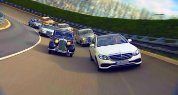 Mașina timpului! Mercedes-Benz E-Class 2017 își întâlnește predecesorii