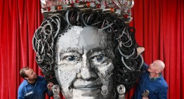 Regina pieselor auto – Un service construiește portretul reginei Elisabeta din piese auto