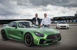 Mercedes-AMG GT R creează dependență! Campionul mondial Hamilton vrea o ediție specială
