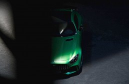 Bestia din iadul verde – Mercedes-AMG GT R provocat să iasă din ascunzătoare