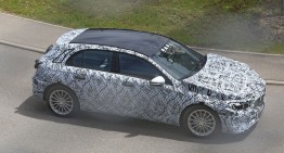 PREMIERĂ: Noul Mercedes A-Class spionat pentru prima dată