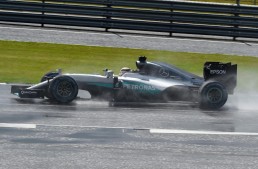 Nico Rosberg penalizat după ce a primit informații despre mașină în timpul cursei