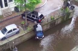 Actrița Selma Hayek împinge un smart în râu și fuge de la locul accidentului