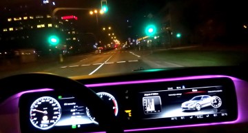 Party like a Russian! Fiica unui milionar rus gonește prin Moscova cu noul său Mercedes