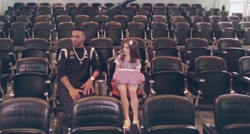 Băiatul rău Lewis Hamilton îmblânzit de o mini-jurnalistă într-un interviu inedit
