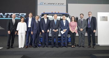 FUSO eCanter, camionul ușor electric de la Daimler, a intrat în producție