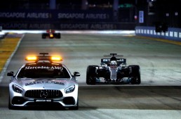 Stele norocoase în Singapore pentru Mercedes. Lewis Hamilton a câștigat după ce a pornit al 5-lea